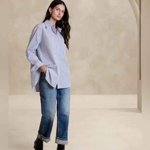 Banana Republic Oversized Poplin Shirt - Picture 2 of 5